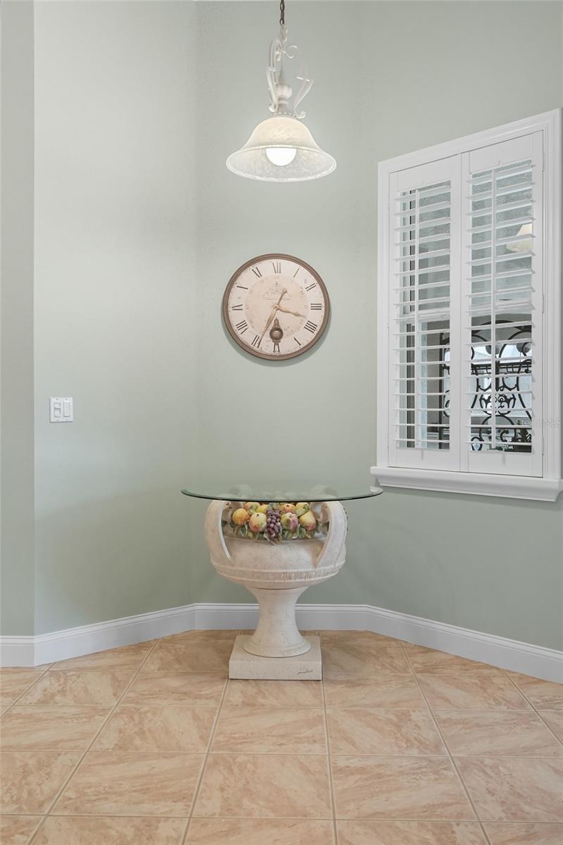 Image 16 of 61 For 43 Park Circle