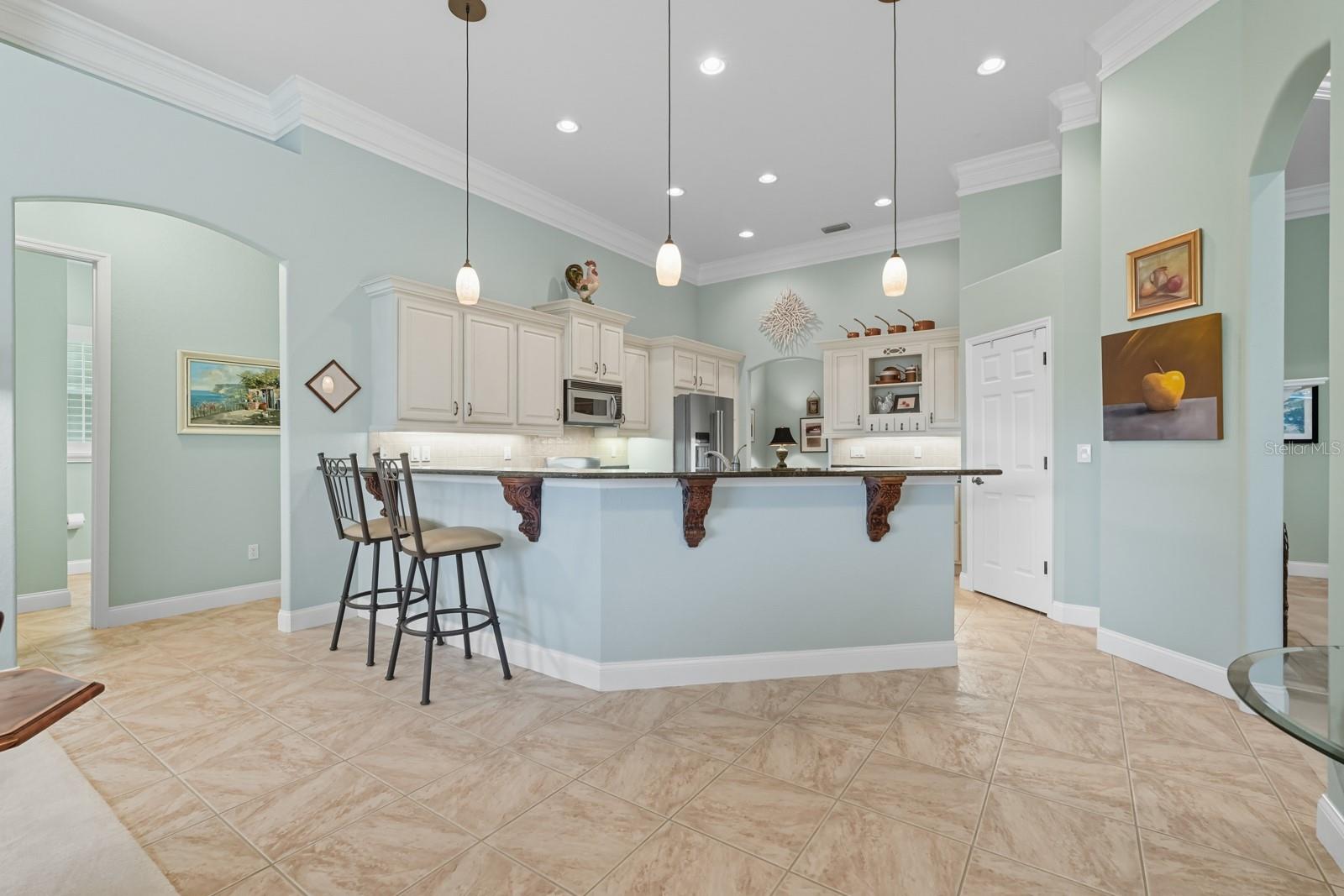 Image 20 of 61 For 43 Park Circle