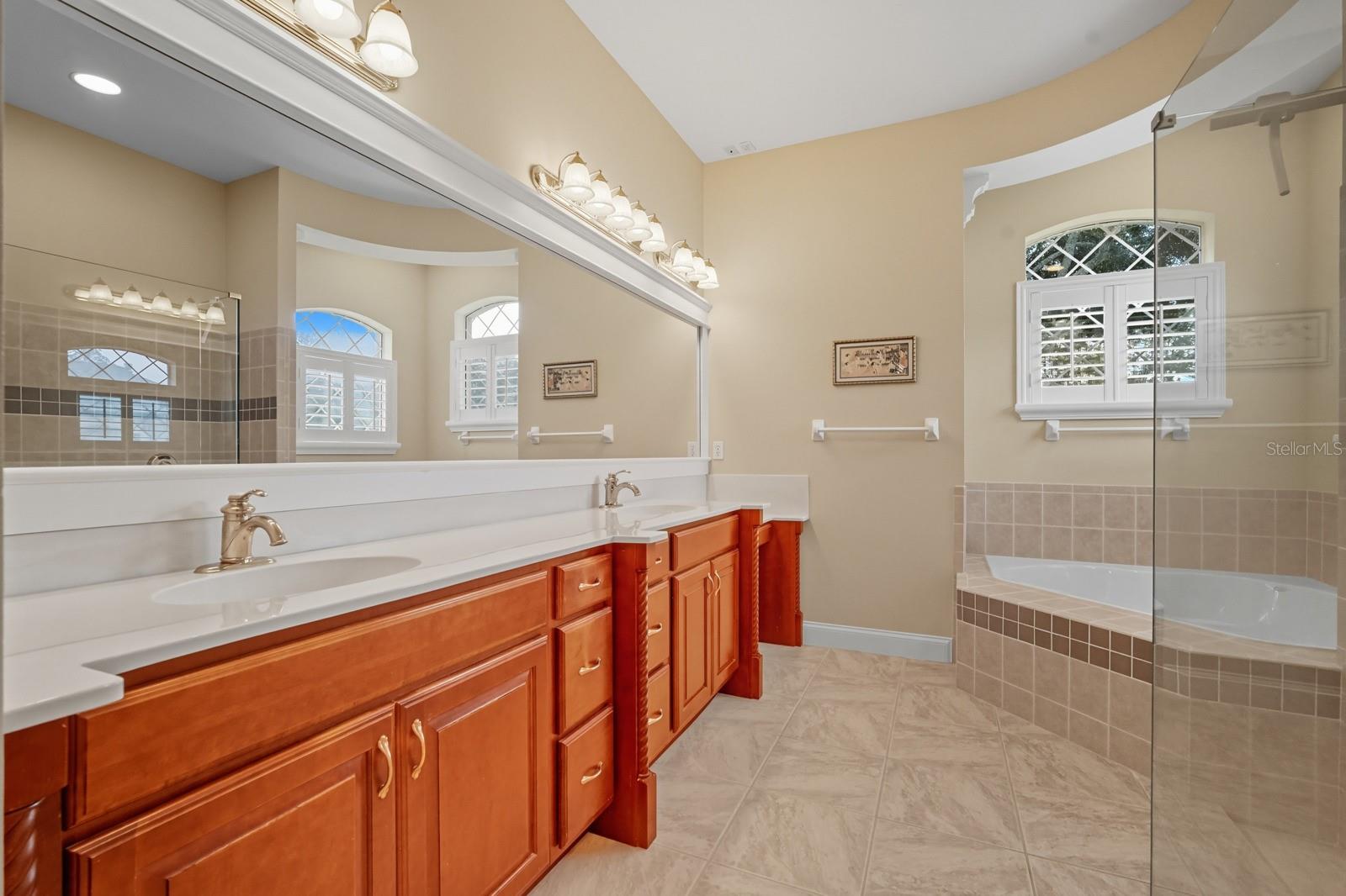 Image 31 of 61 For 43 Park Circle