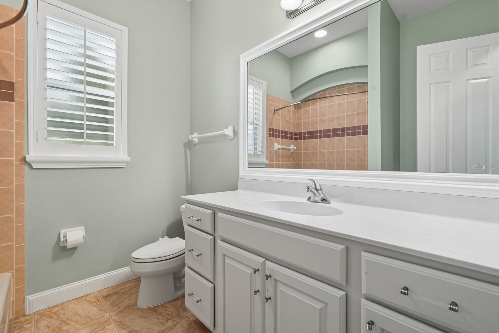 Image 36 of 61 For 43 Park Circle