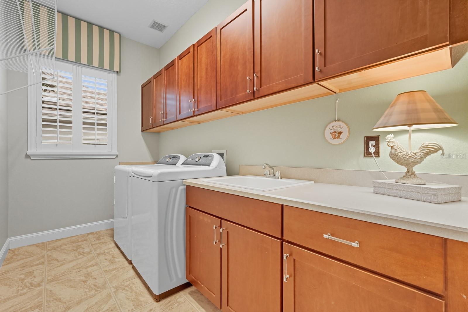 Image 38 of 61 For 43 Park Circle