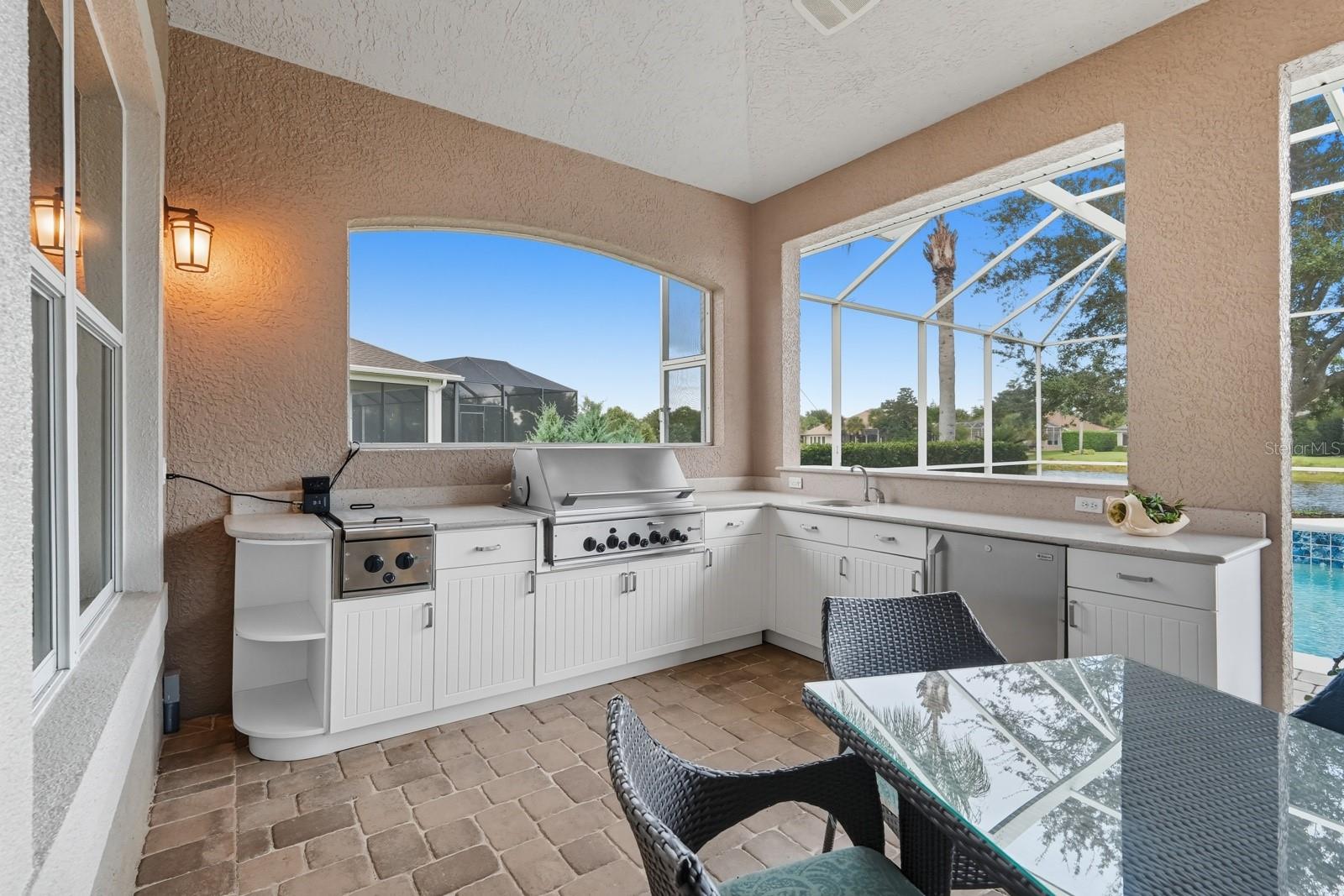 Image 4 of 61 For 43 Park Circle