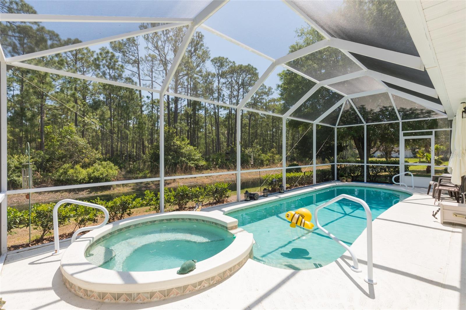 Image 16 of 40 For 22 Crosstie Court