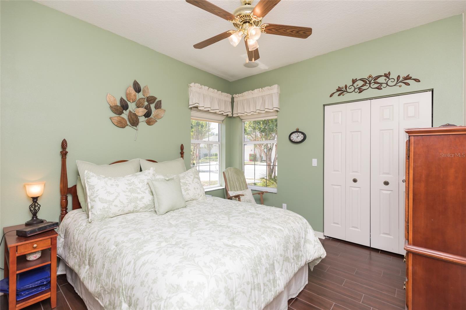 Image 21 of 40 For 22 Crosstie Court