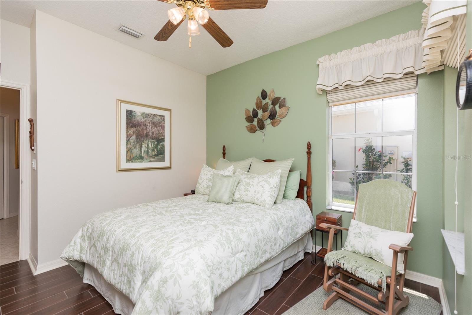 Image 22 of 40 For 22 Crosstie Court