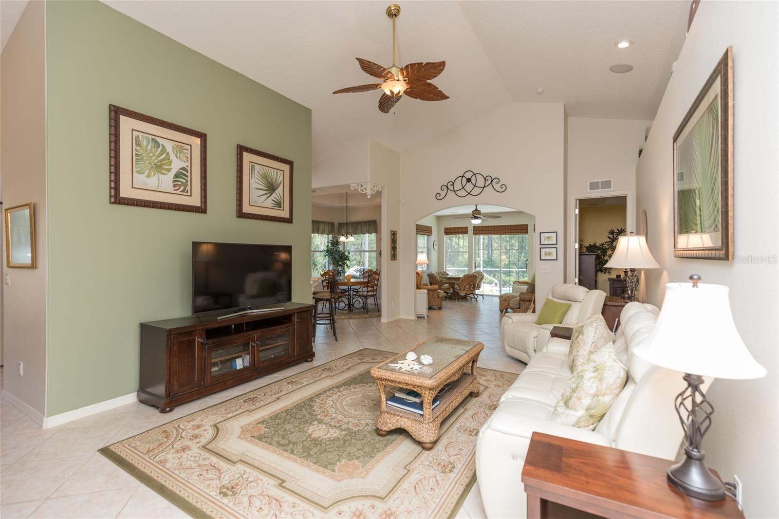 Image 3 of 40 For 22 Crosstie Court