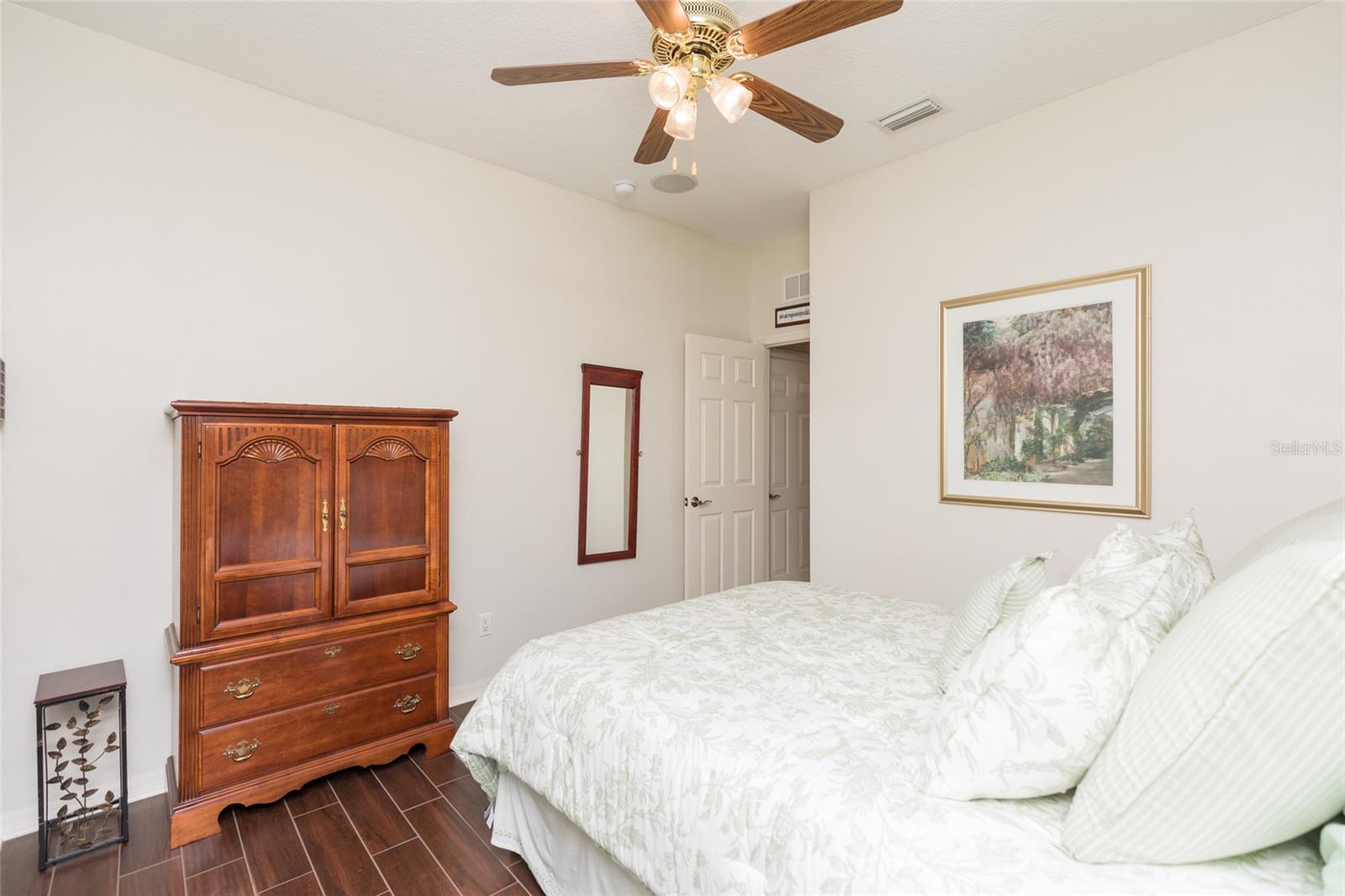 Image 31 of 40 For 22 Crosstie Court
