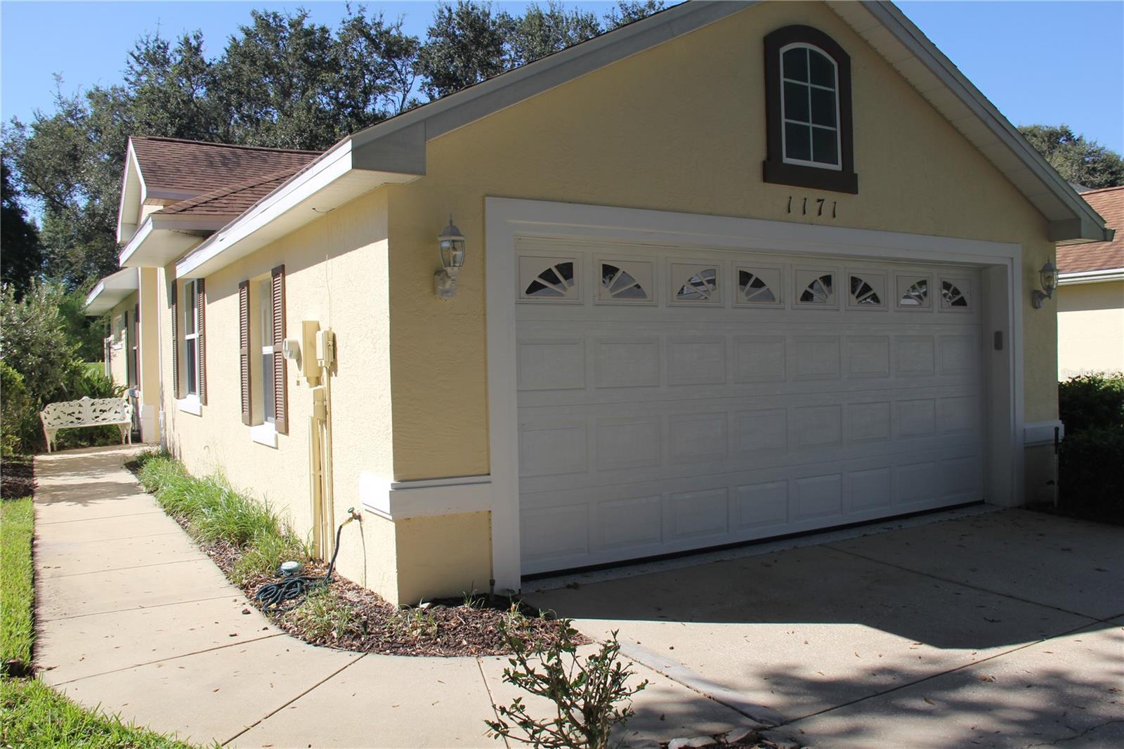 Image 2 of 38 For 1171 Athlone Way