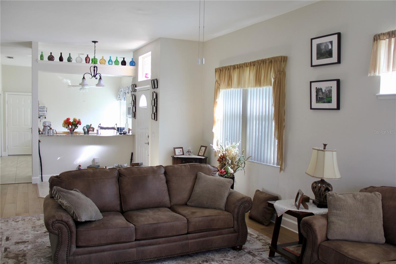 Image 5 of 38 For 1171 Athlone Way