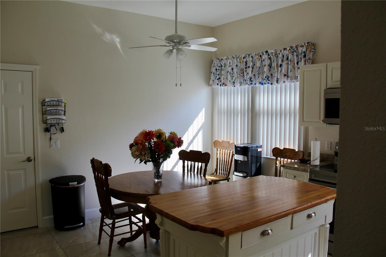 Image 9 of 38 For 1171 Athlone Way