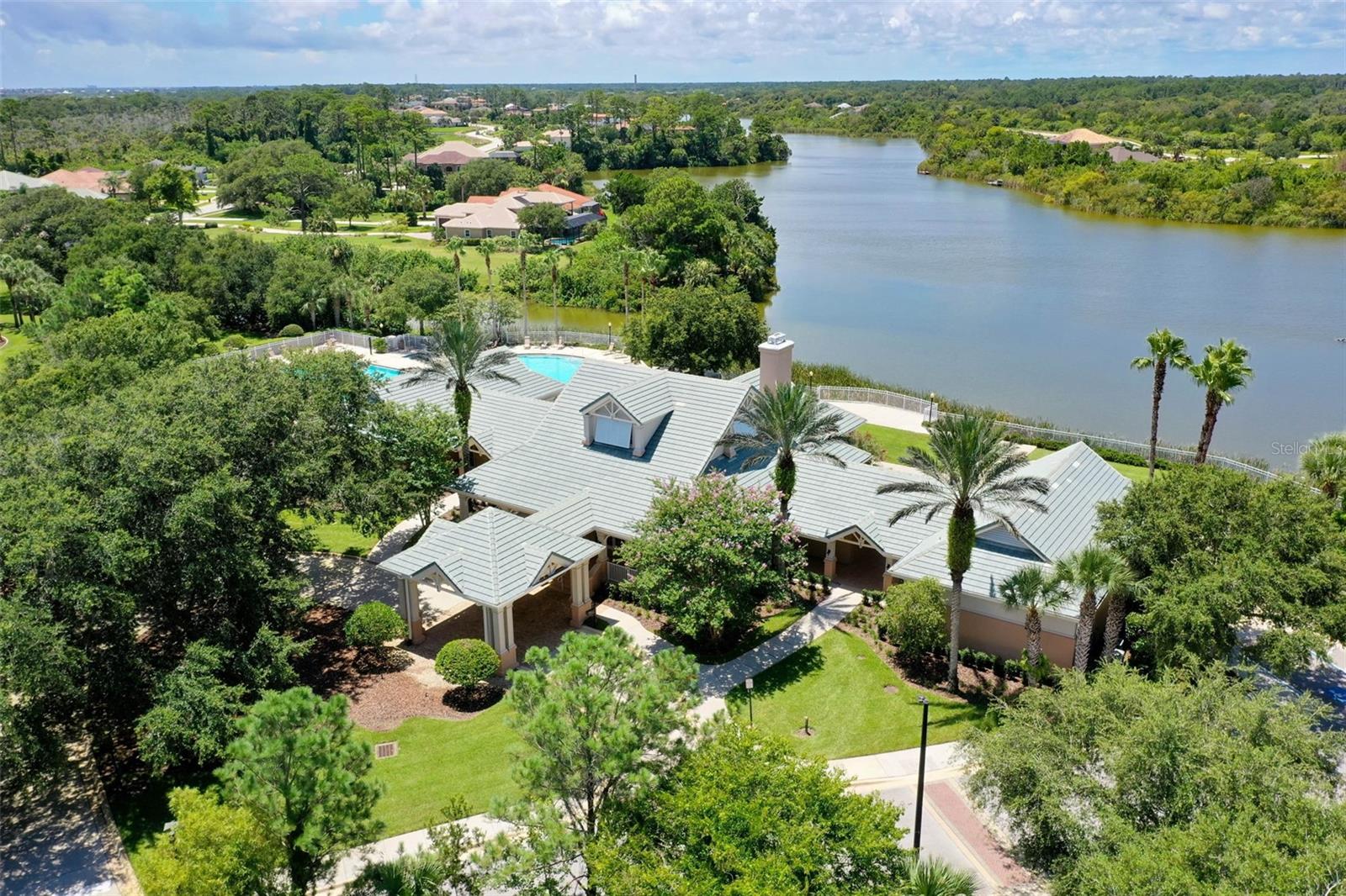 Image 13 of 27 For 40 Lakewalk Drive