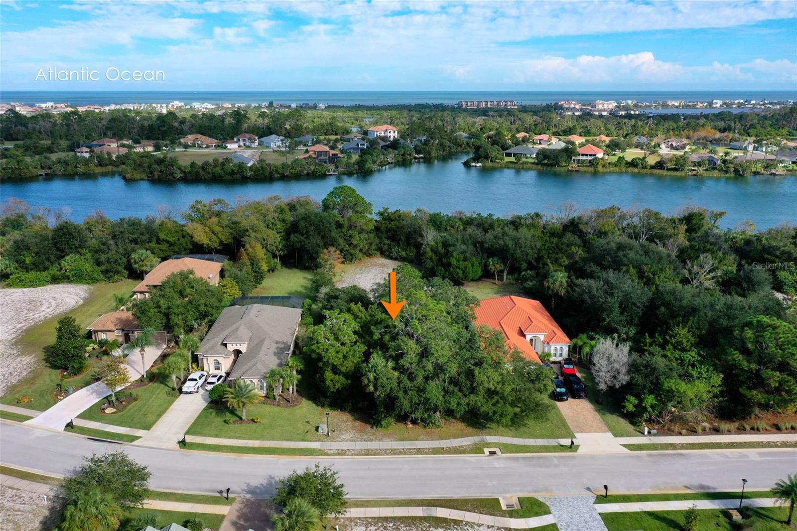 Image 2 of 27 For 40 Lakewalk Drive