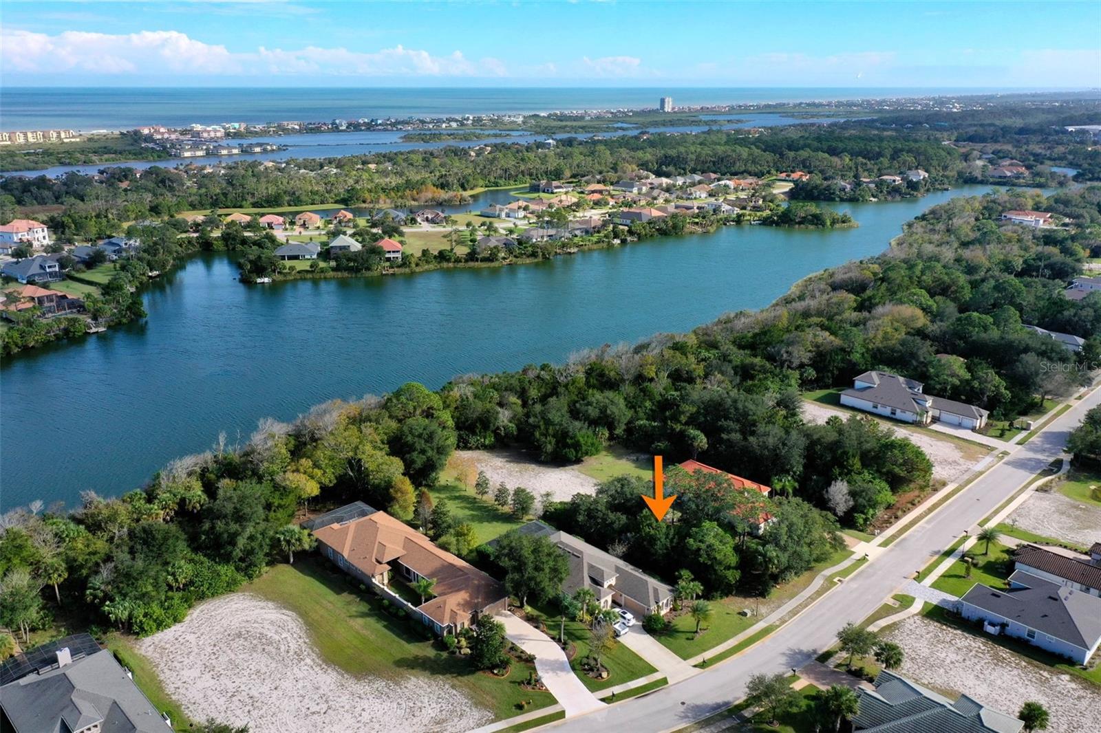 Image 7 of 27 For 40 Lakewalk Drive