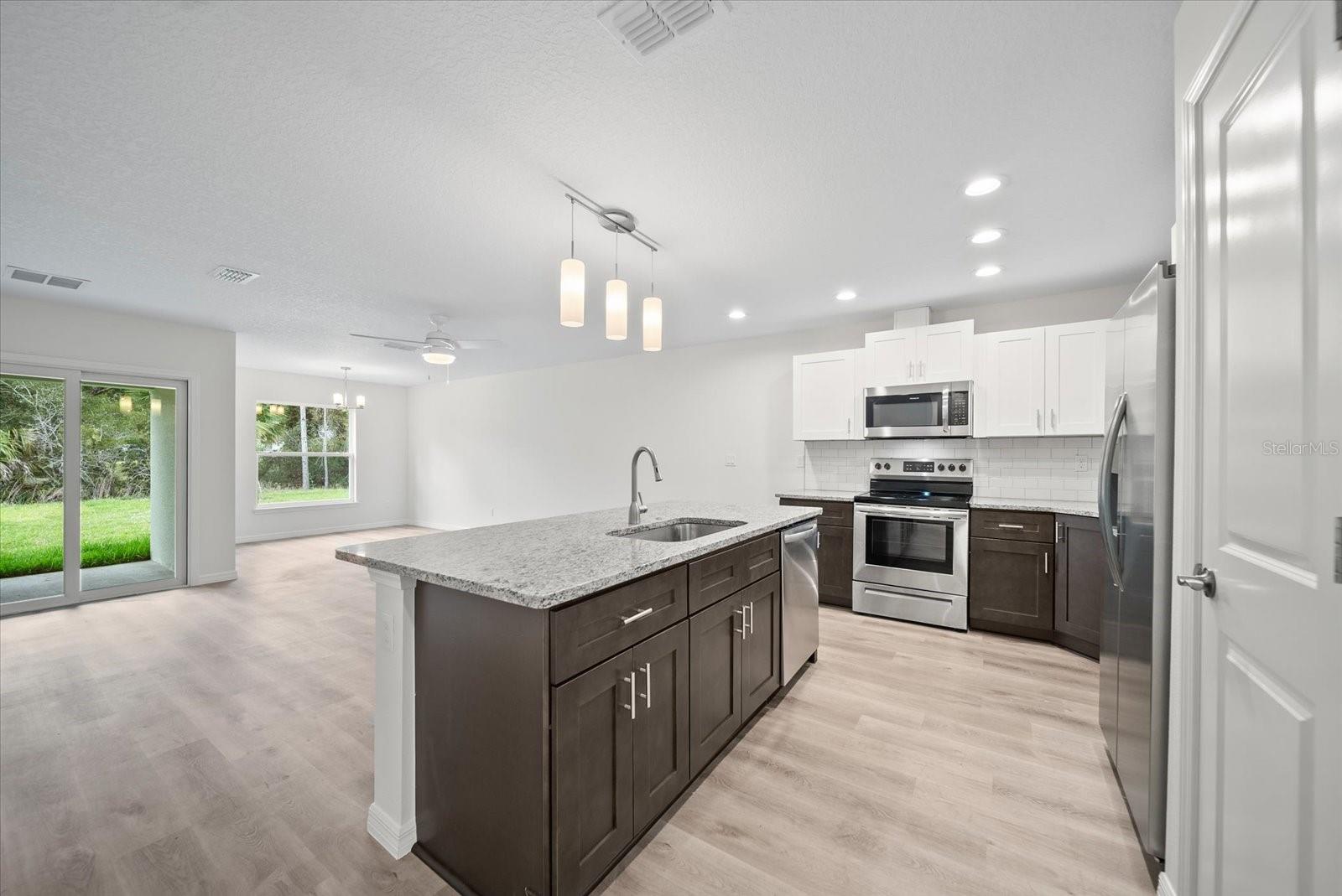 Listing photo id 9 for 59 Wellstream Lane