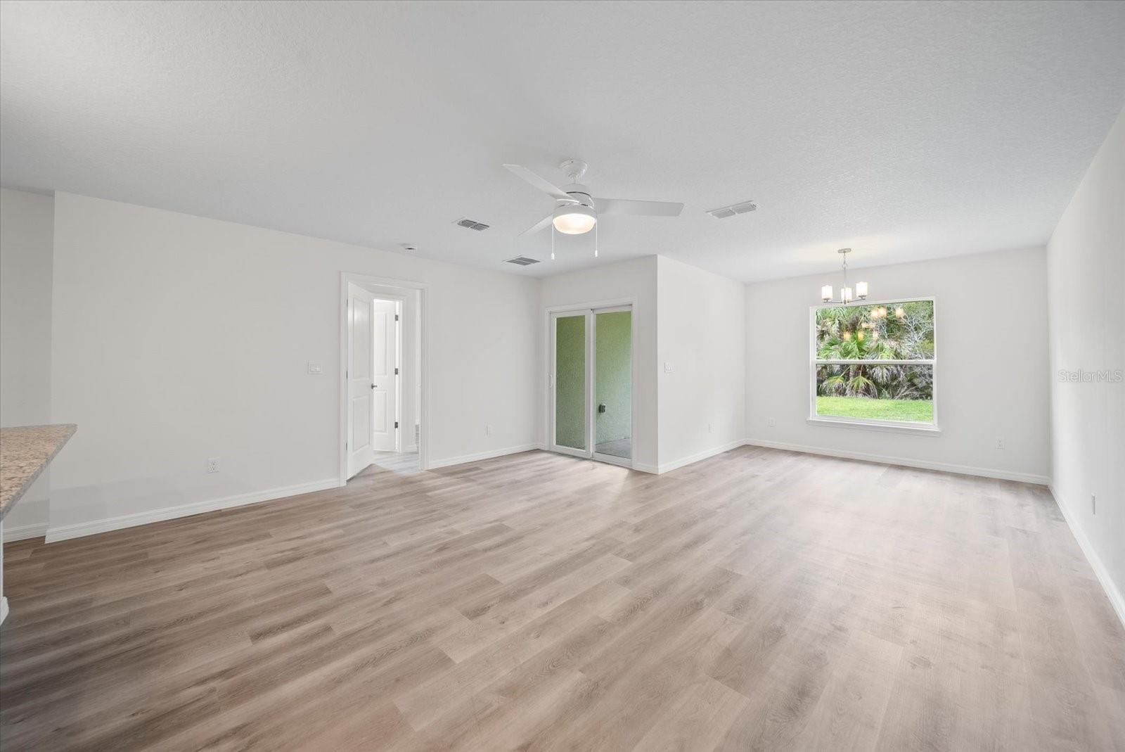 Listing photo id 11 for 59 Wellstream Lane