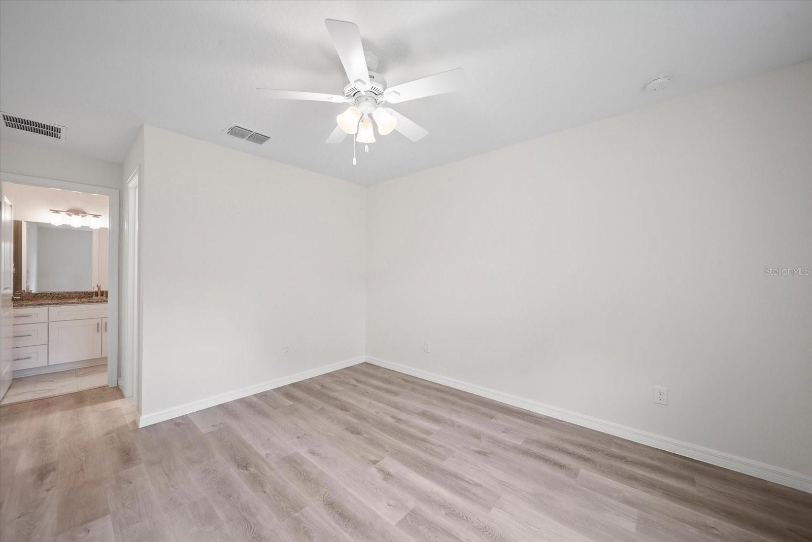 Listing photo id 12 for 59 Wellstream Lane