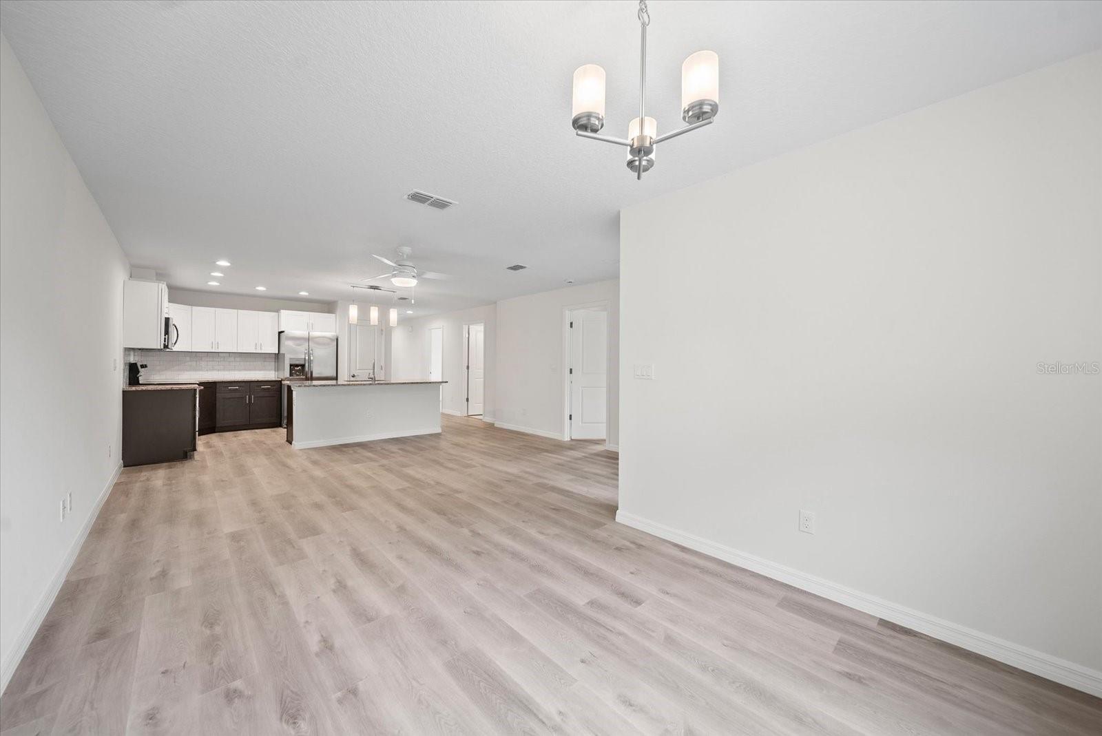 Listing photo id 14 for 59 Wellstream Lane