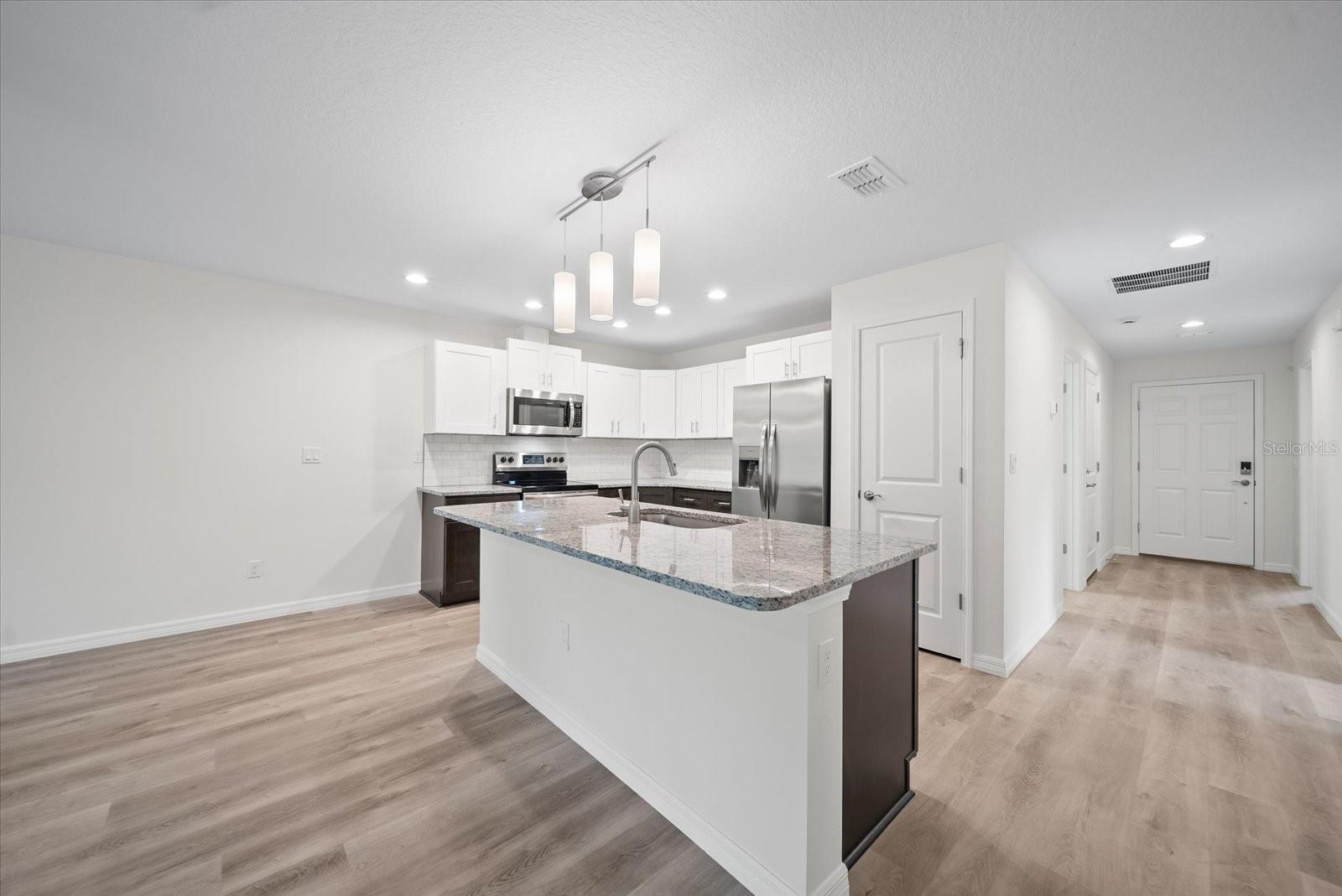 Listing photo id 15 for 59 Wellstream Lane