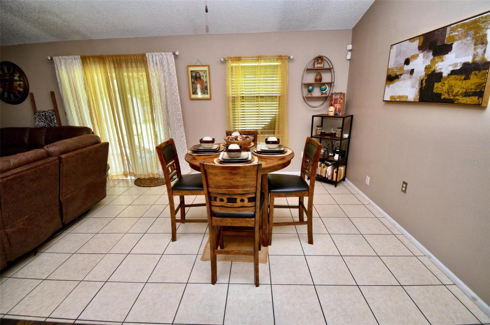 Image 15 of 47 For 2930 Malcolm Drive