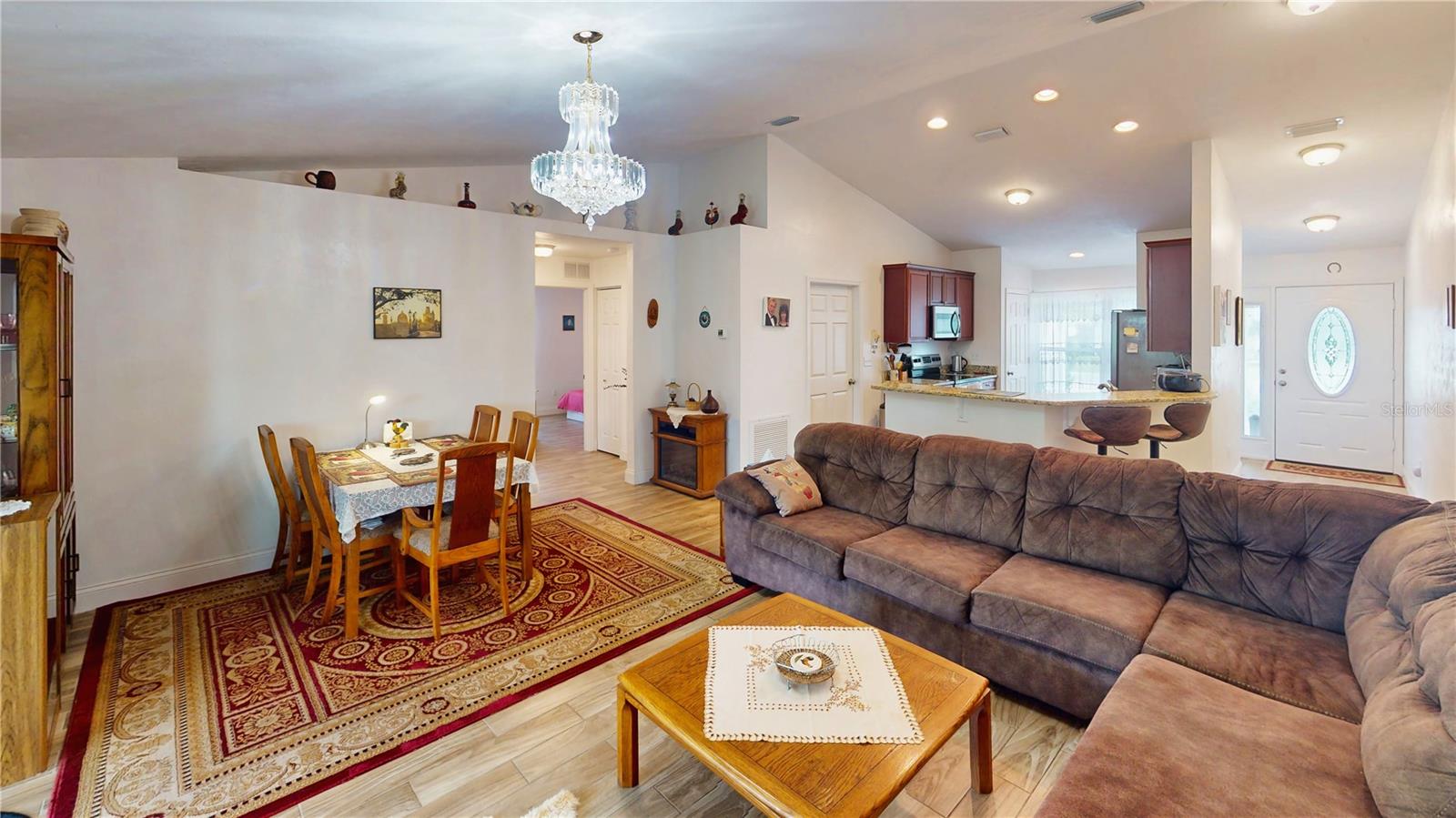 Image 21 of 44 For 1 Llosee Court