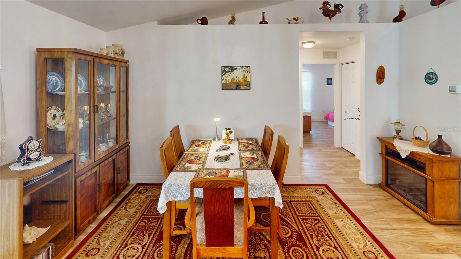 Image 22 of 44 For 1 Llosee Court