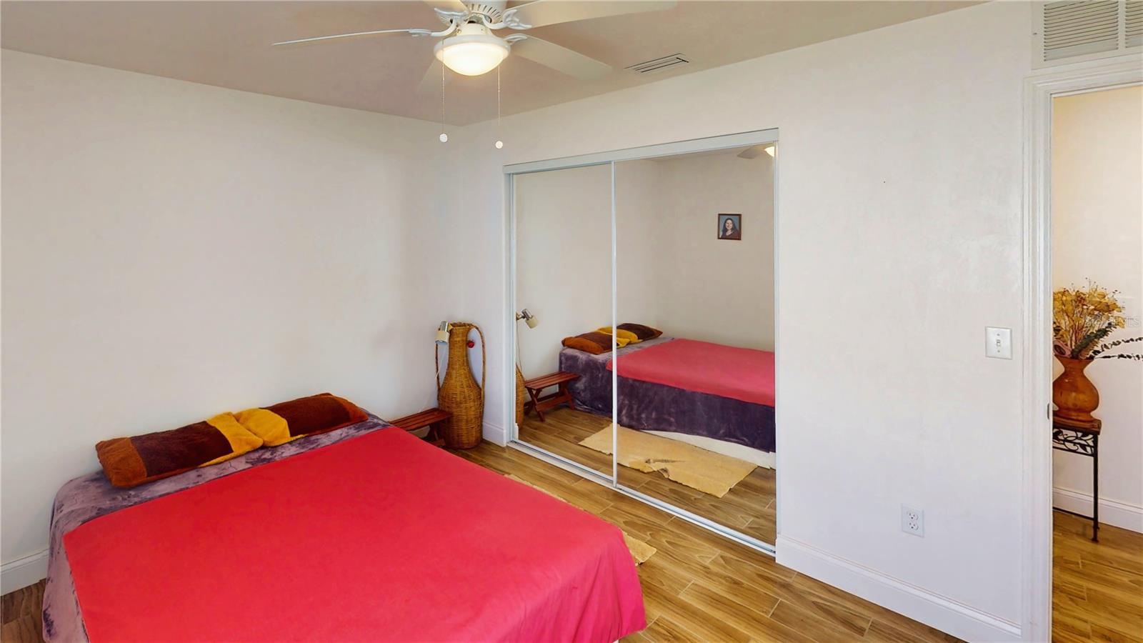 Image 25 of 44 For 1 Llosee Court