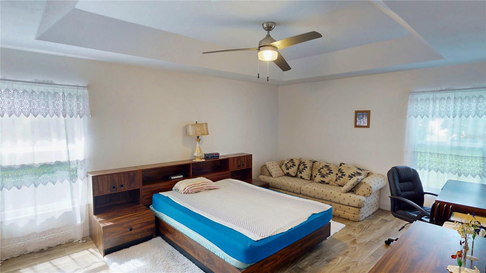 Image 33 of 44 For 1 Llosee Court