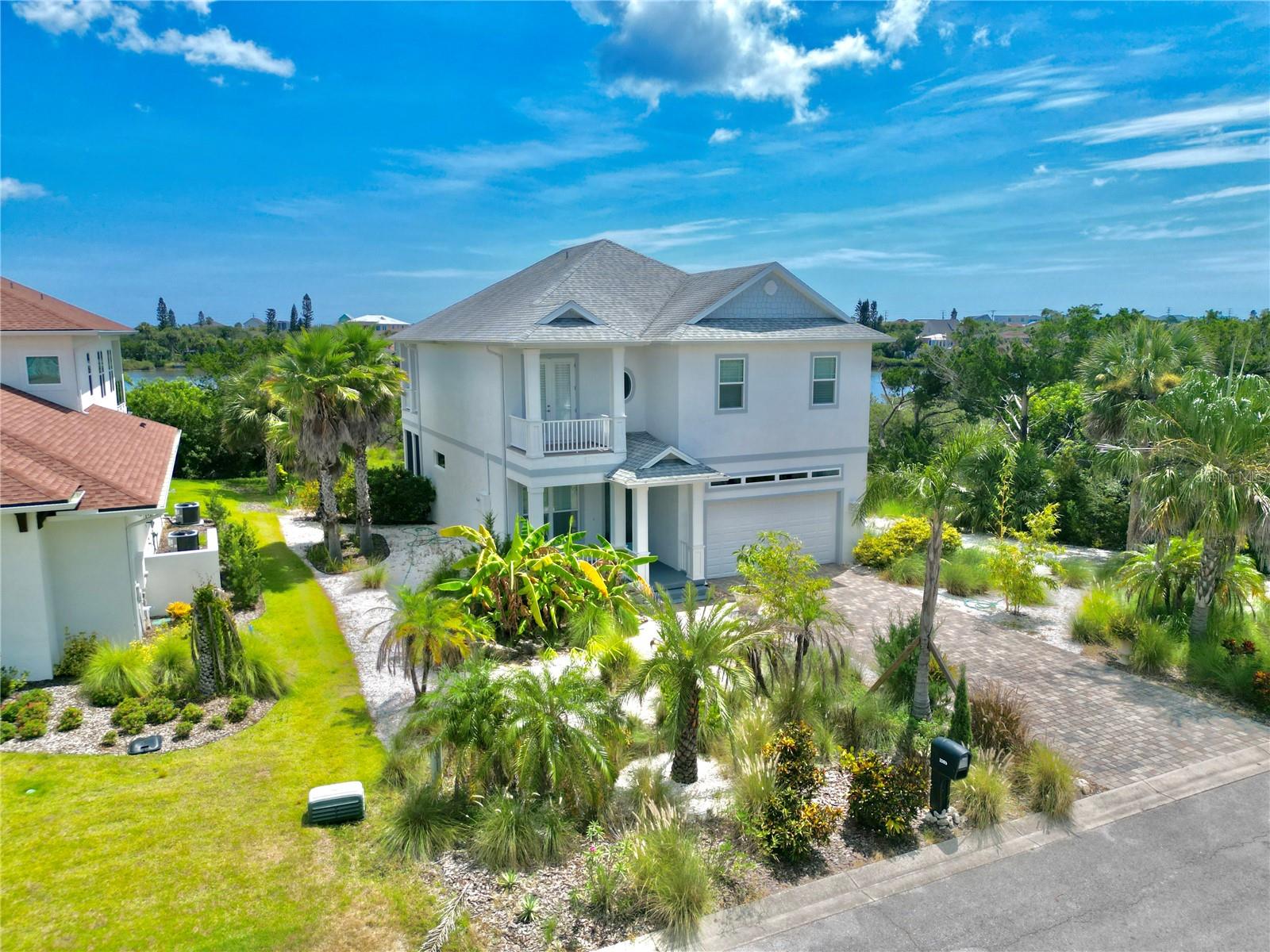 Image 3 of 72 For 2569 Palm Avenue
