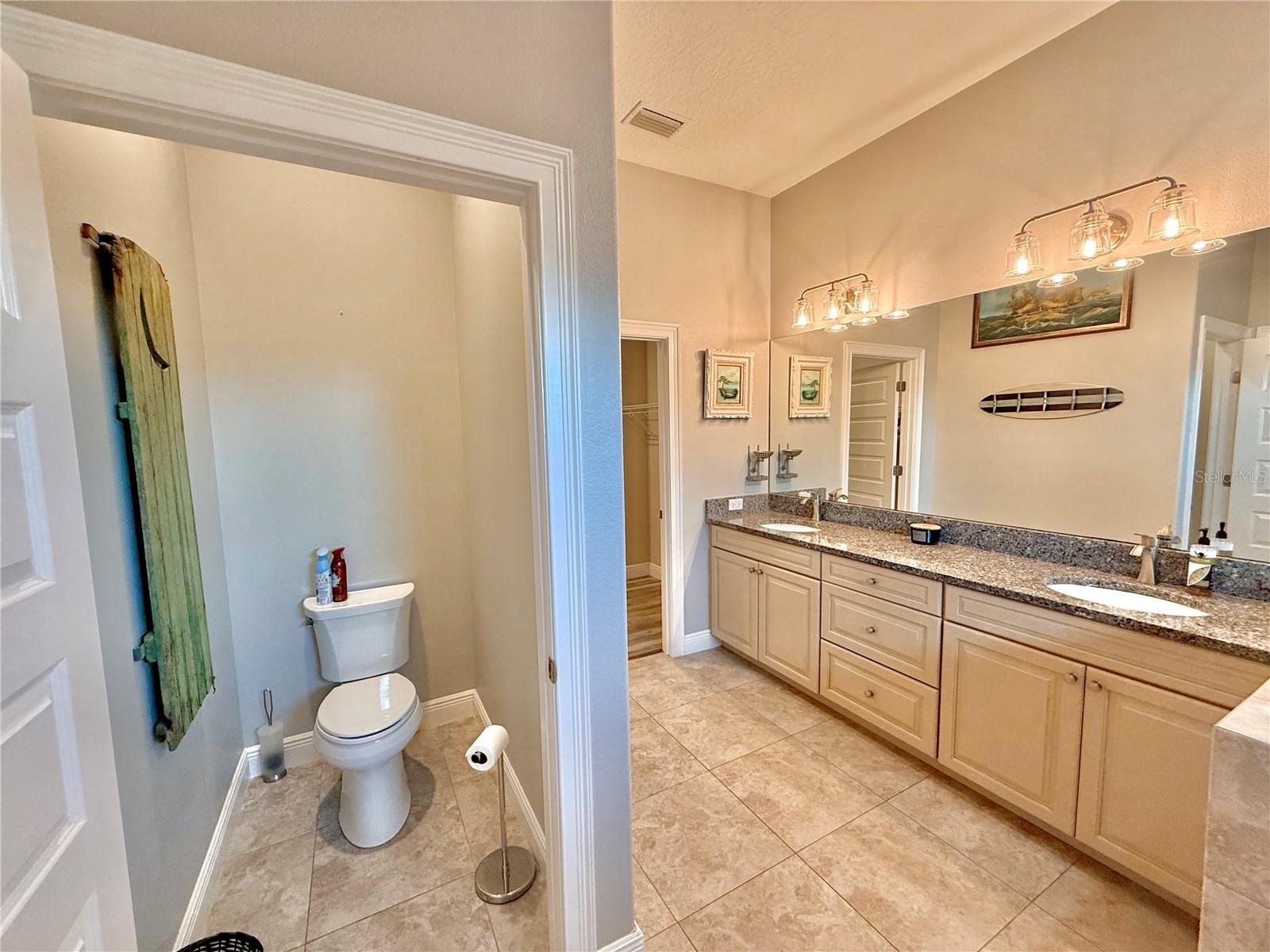 Image 36 of 72 For 2569 Palm Avenue