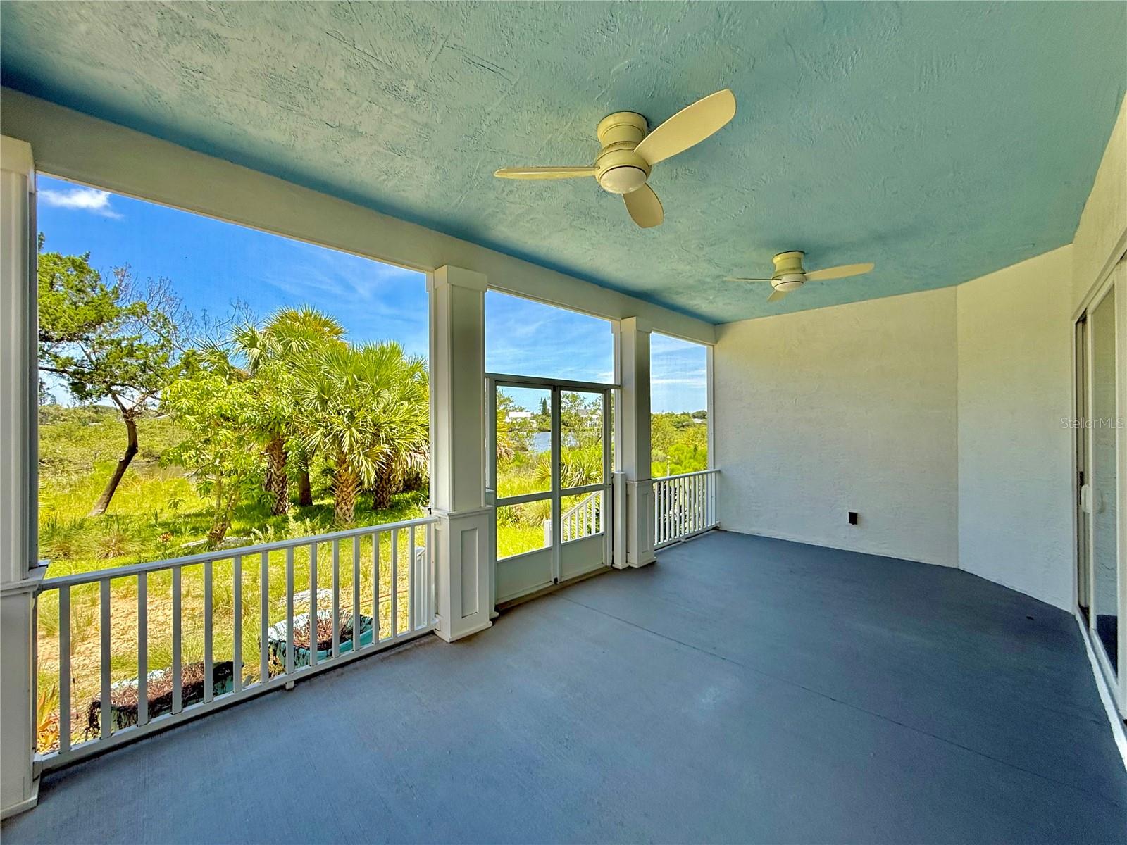 Image 43 of 72 For 2569 Palm Avenue