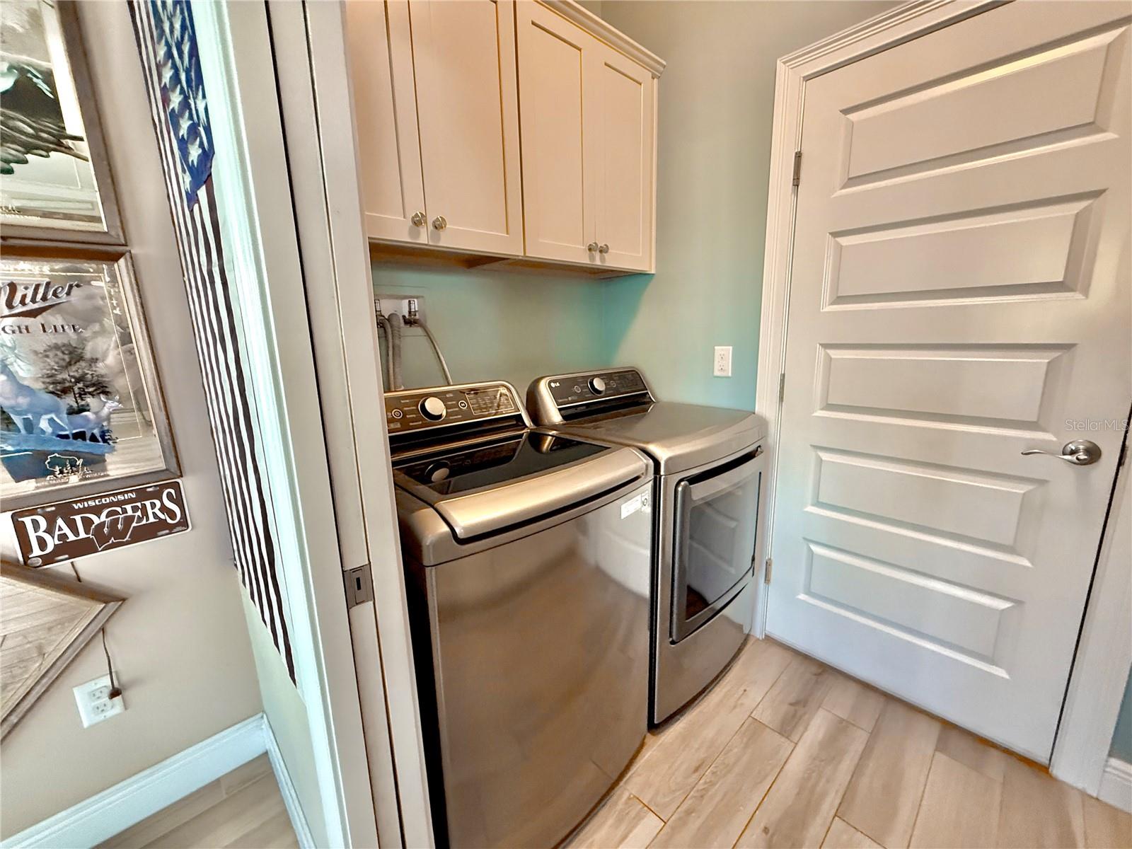 Image 45 of 72 For 2569 Palm Avenue