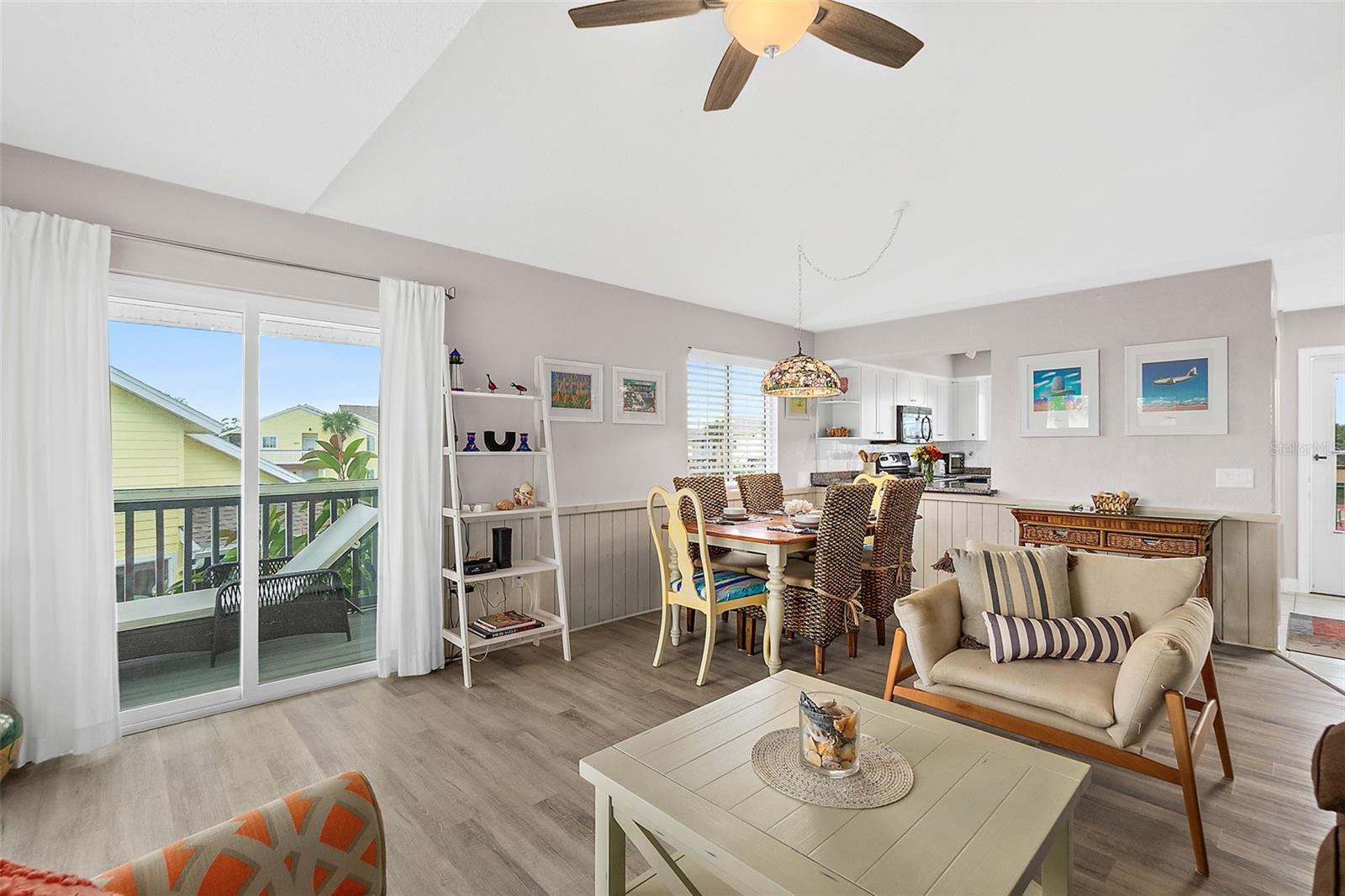 Image 10 of 41 For 611 Ocean Marina Drive 611
