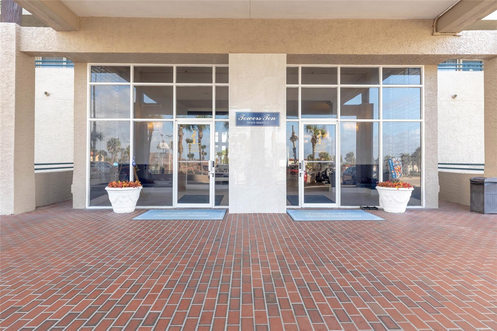 Image 4 of 49 For 3425 Atlantic Avenue 1503
