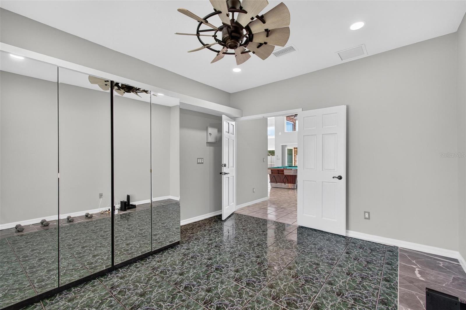 Image 25 of 61 For 16 Julie Drive