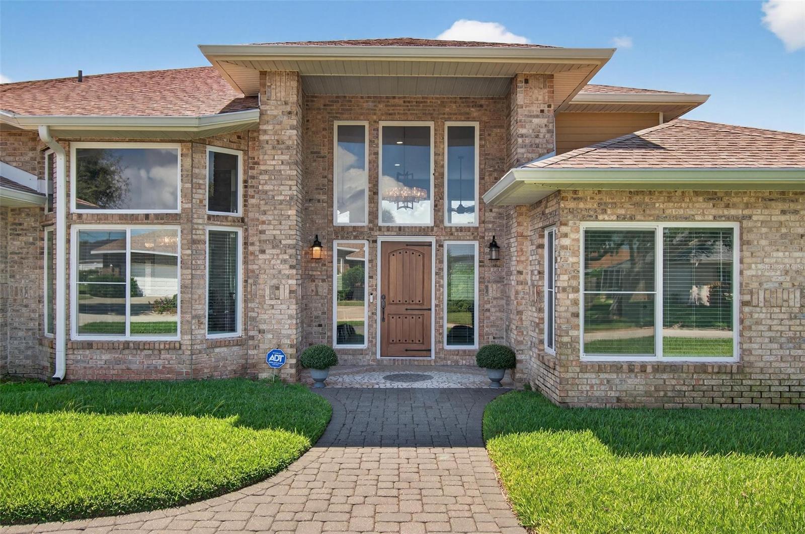 Image 7 of 61 For 16 Julie Drive