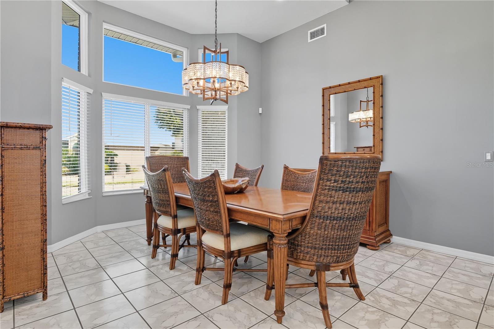 Image 9 of 61 For 16 Julie Drive