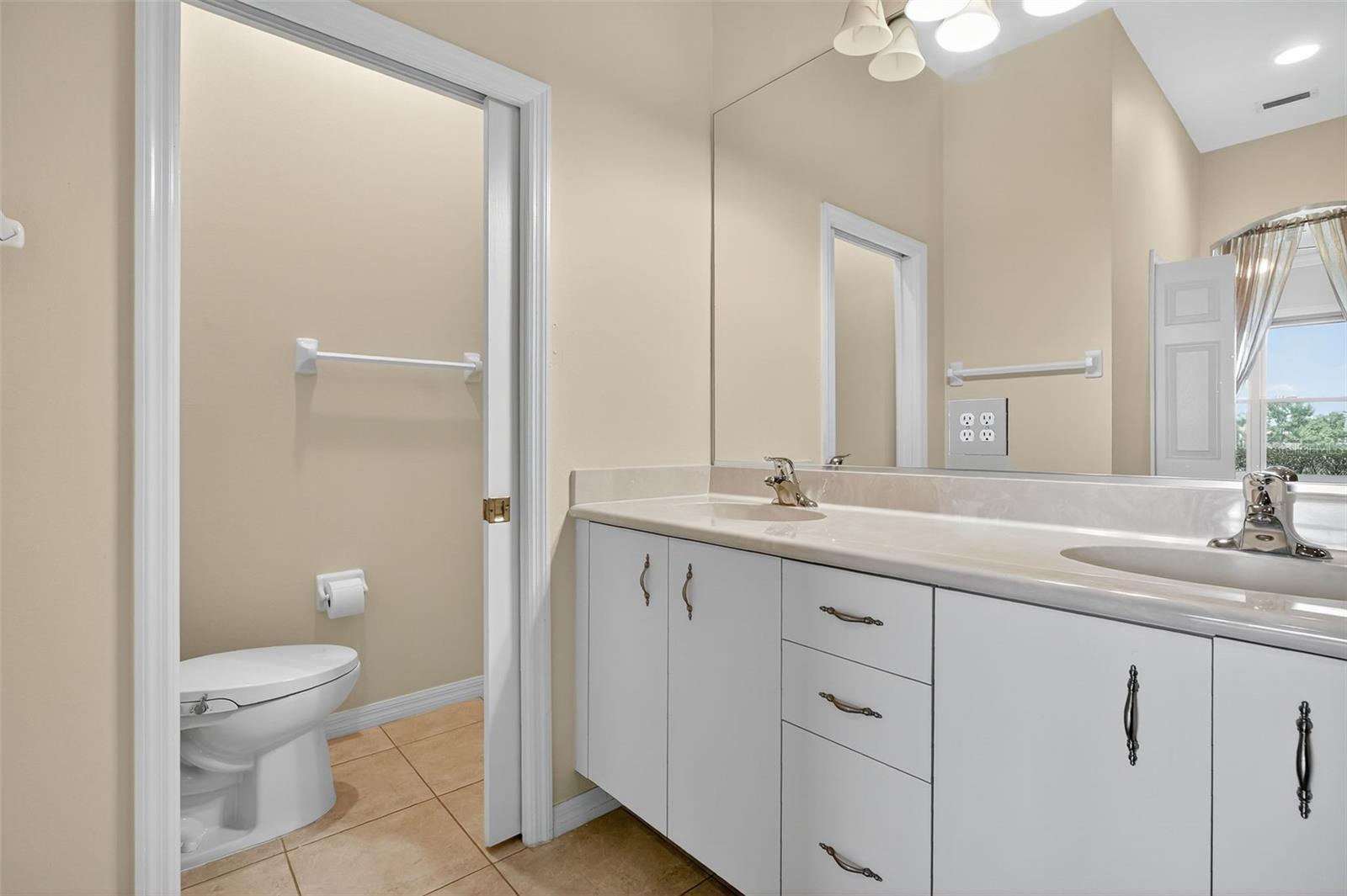 Image 11 of 38 For 1300 Hansberry Lane