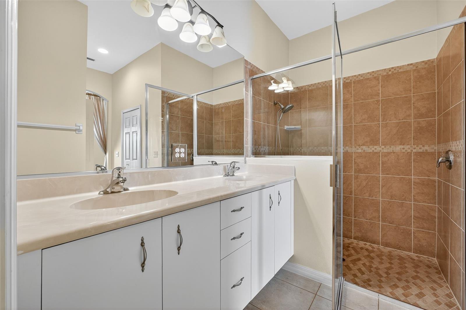 Image 12 of 38 For 1300 Hansberry Lane