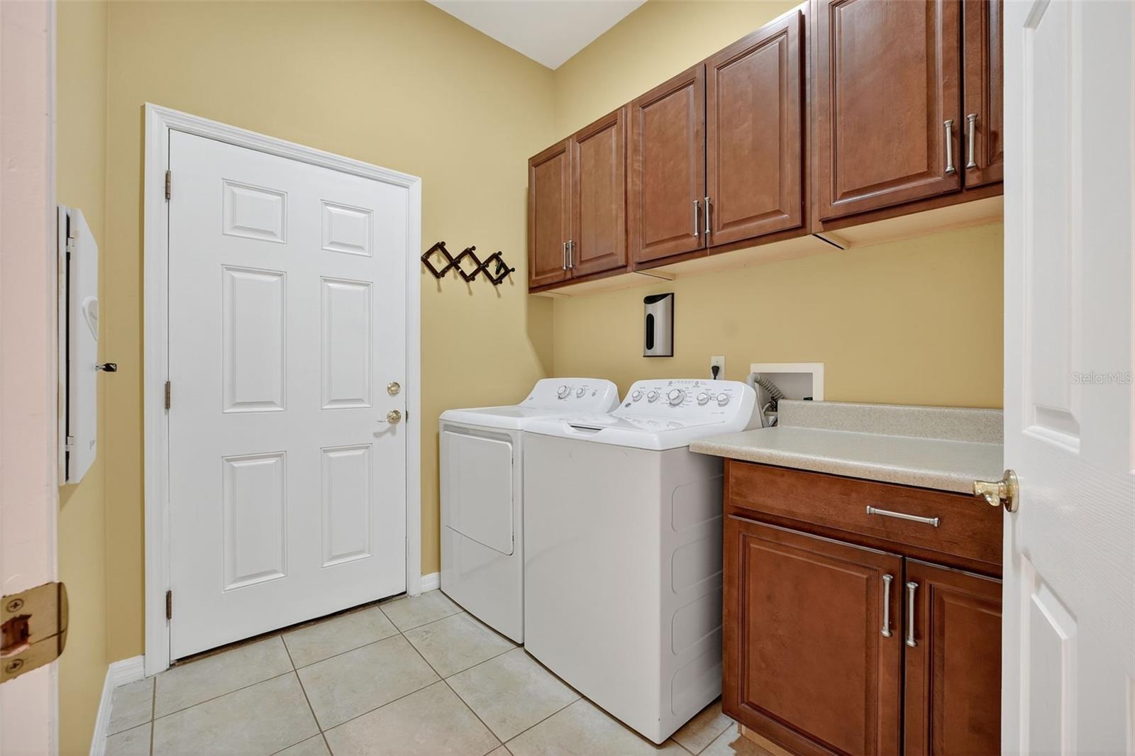 Image 21 of 38 For 1300 Hansberry Lane