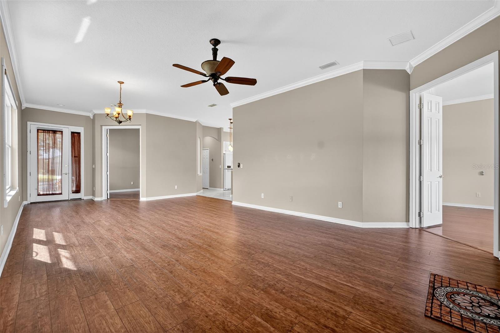 Image 5 of 38 For 1300 Hansberry Lane