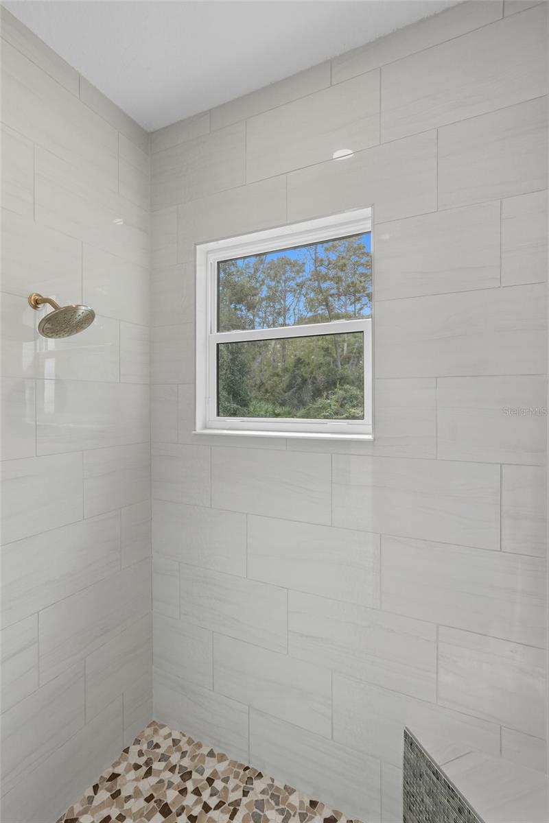 Image 62 of 75 For 17 New Leatherwood Drive