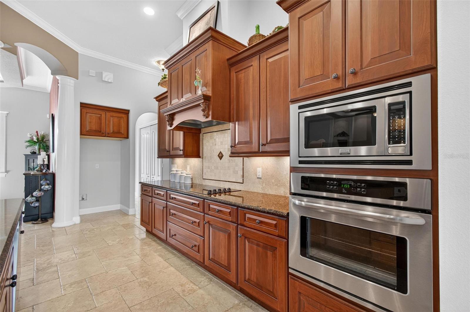 Image 14 of 51 For 202 Willow Oak Way