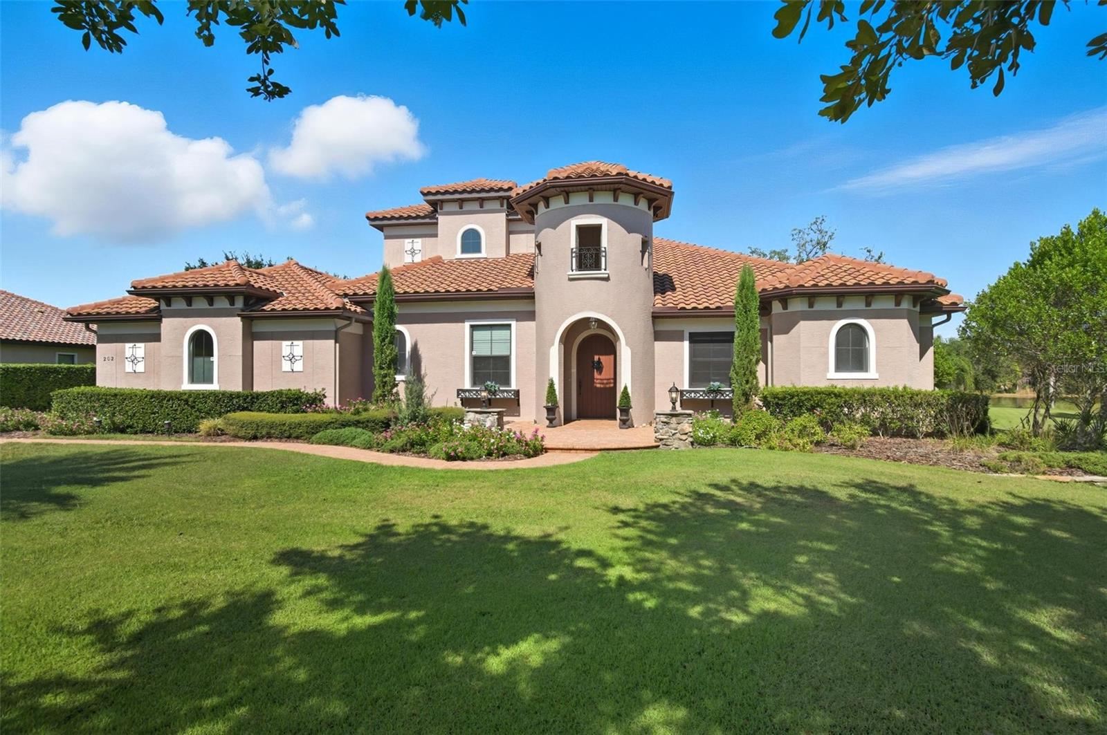 Image 2 of 51 For 202 Willow Oak Way