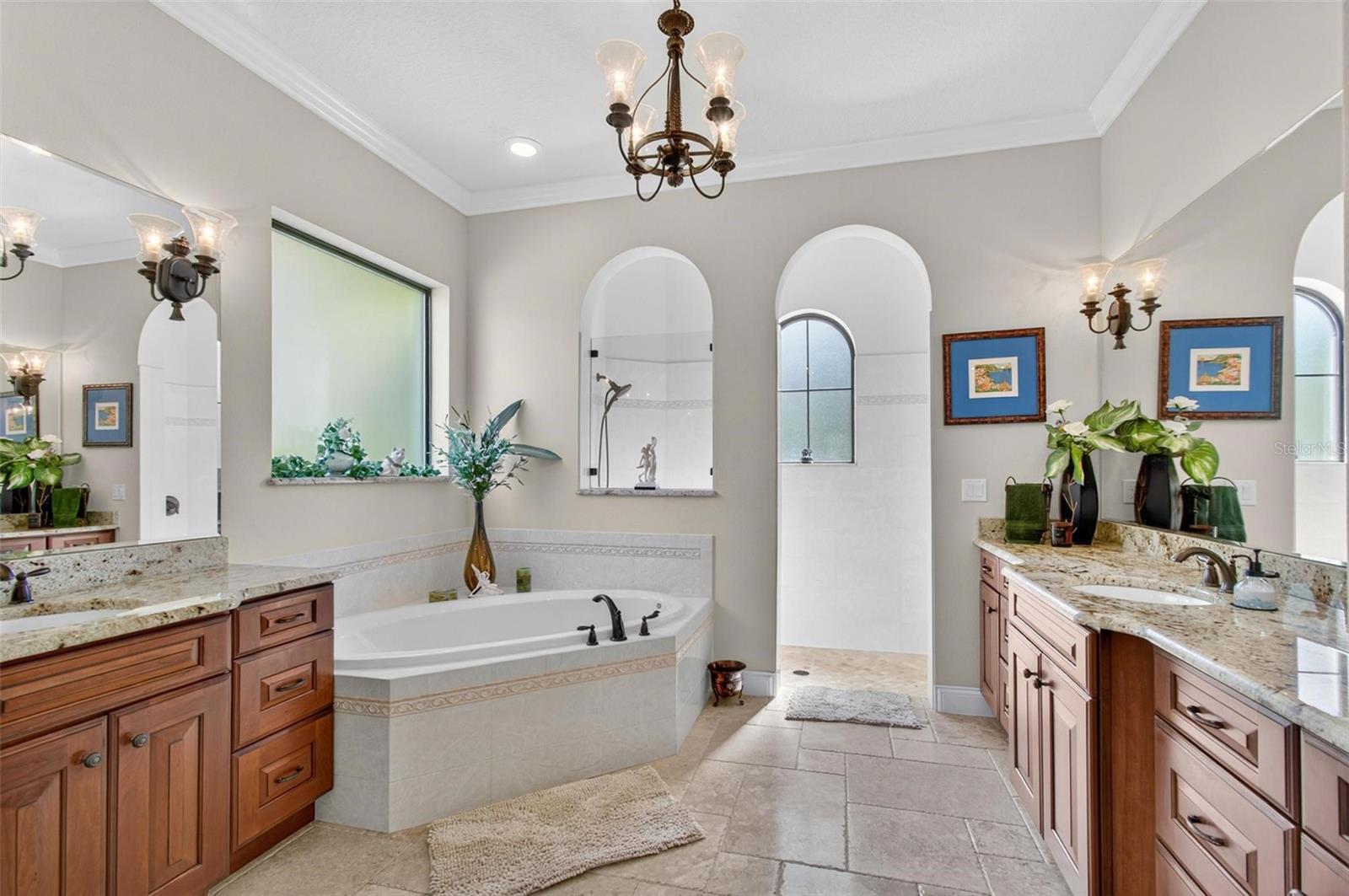 Image 23 of 51 For 202 Willow Oak Way
