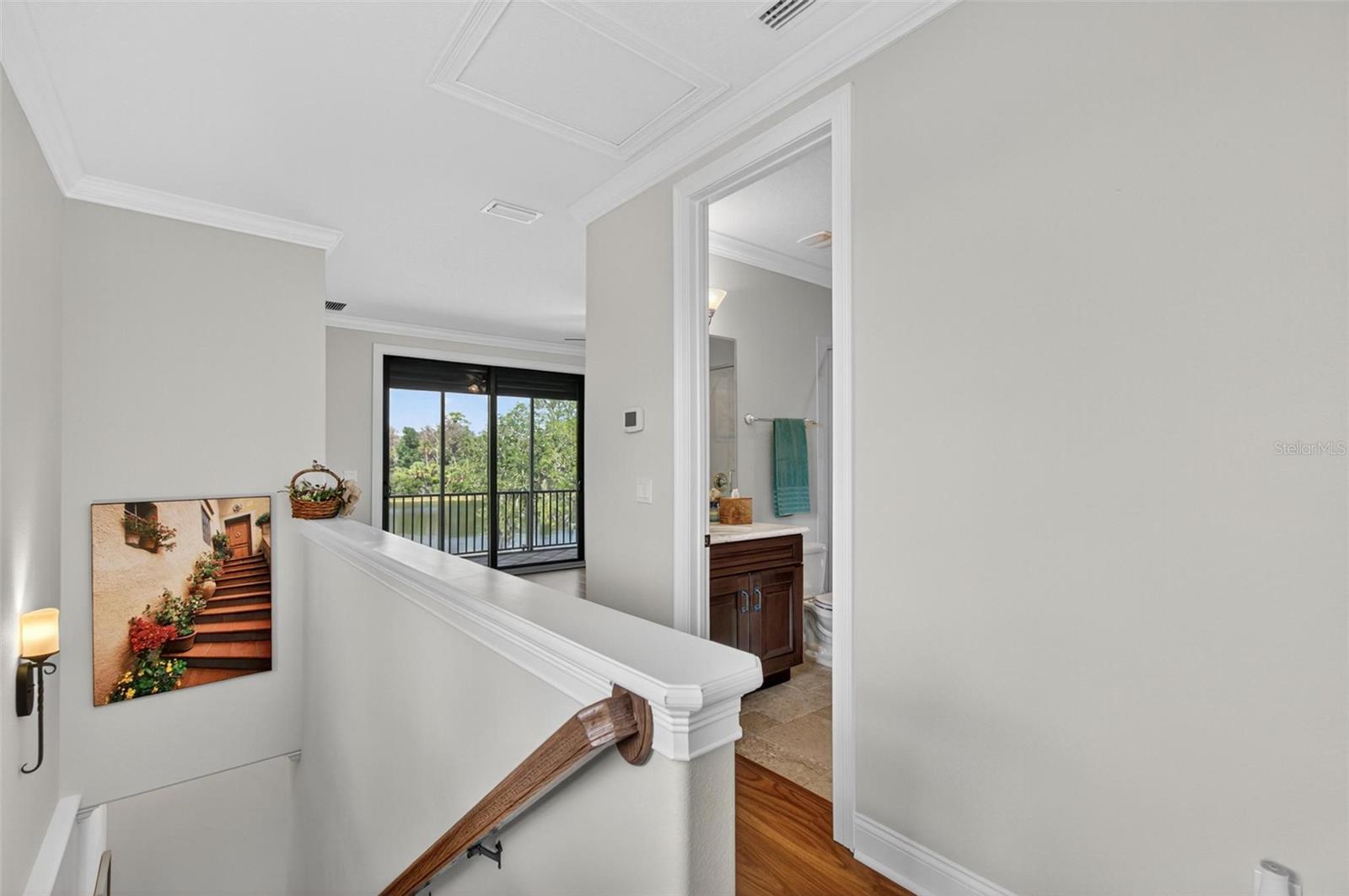 Image 33 of 51 For 202 Willow Oak Way
