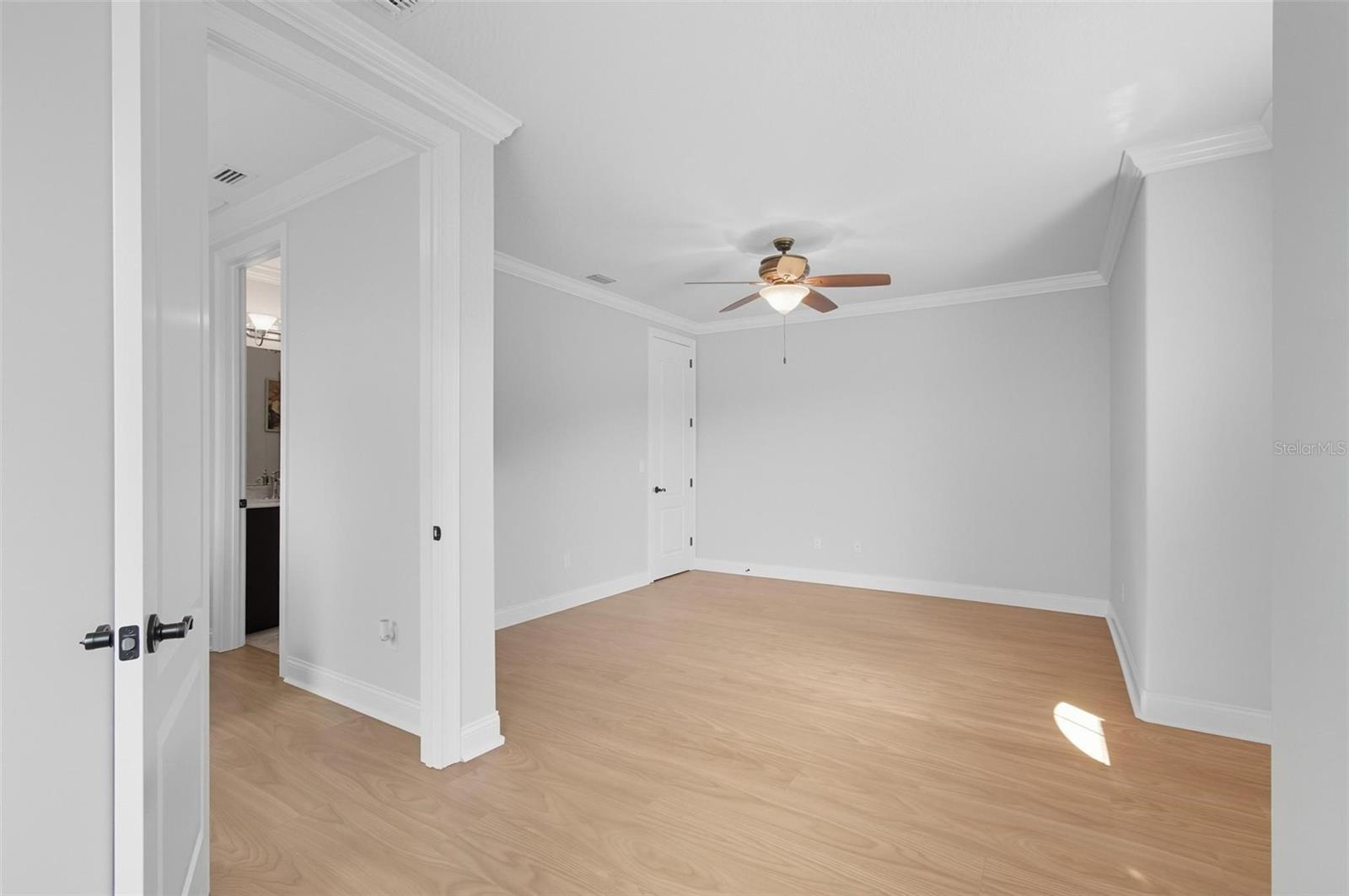 Image 34 of 51 For 202 Willow Oak Way