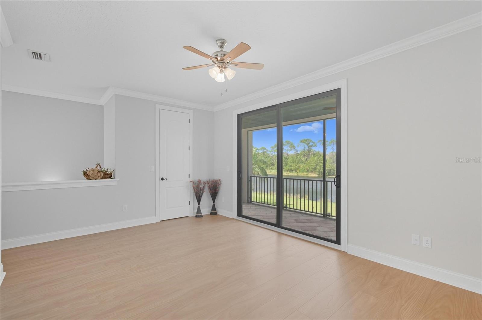 Image 37 of 51 For 202 Willow Oak Way