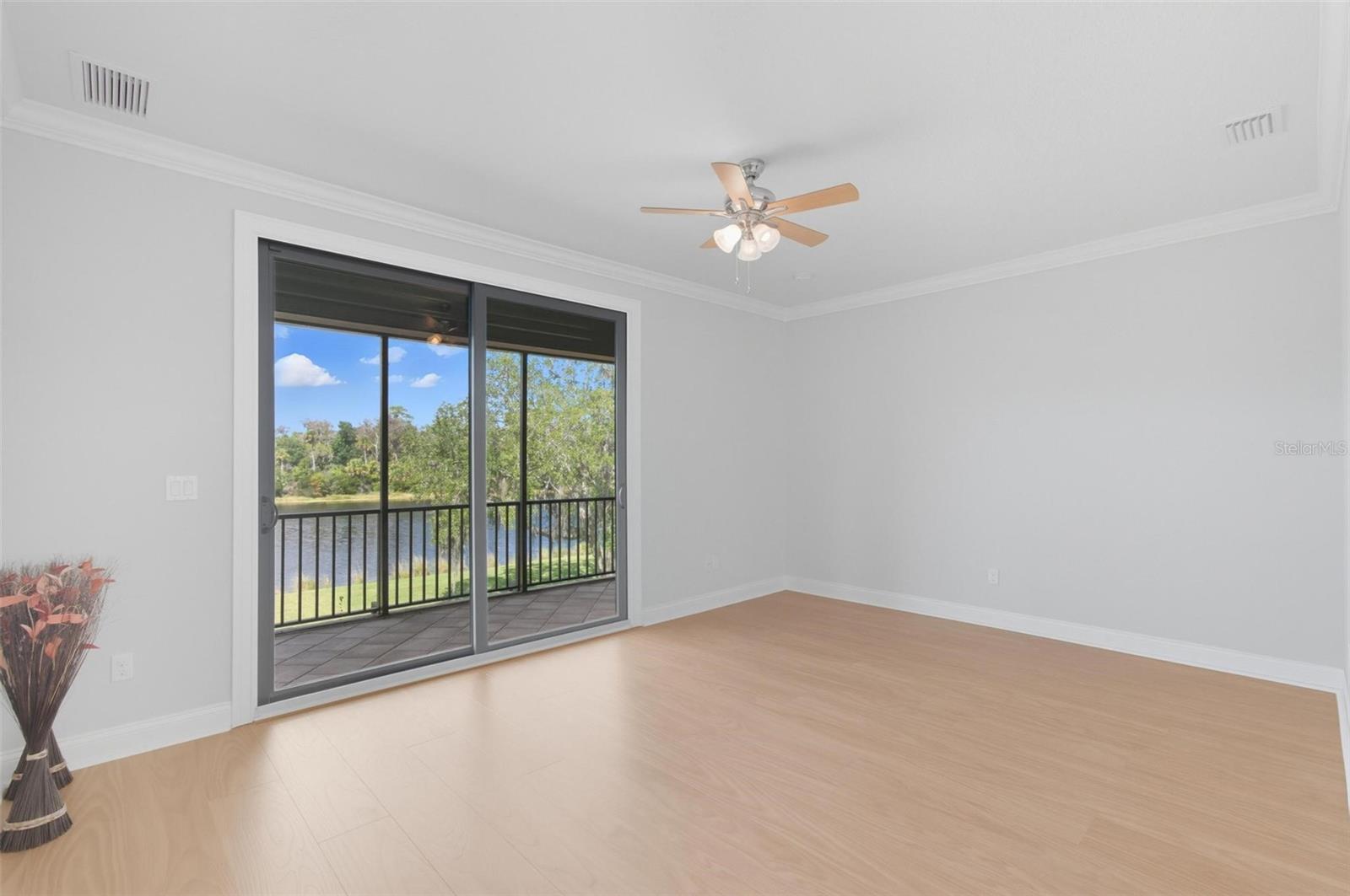 Image 38 of 51 For 202 Willow Oak Way