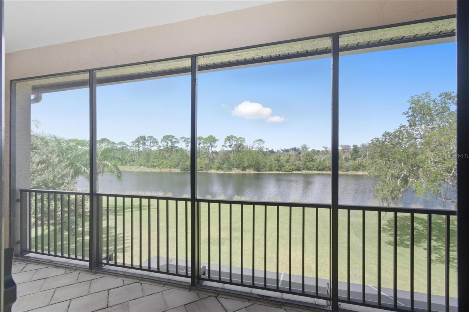 Image 39 of 51 For 202 Willow Oak Way