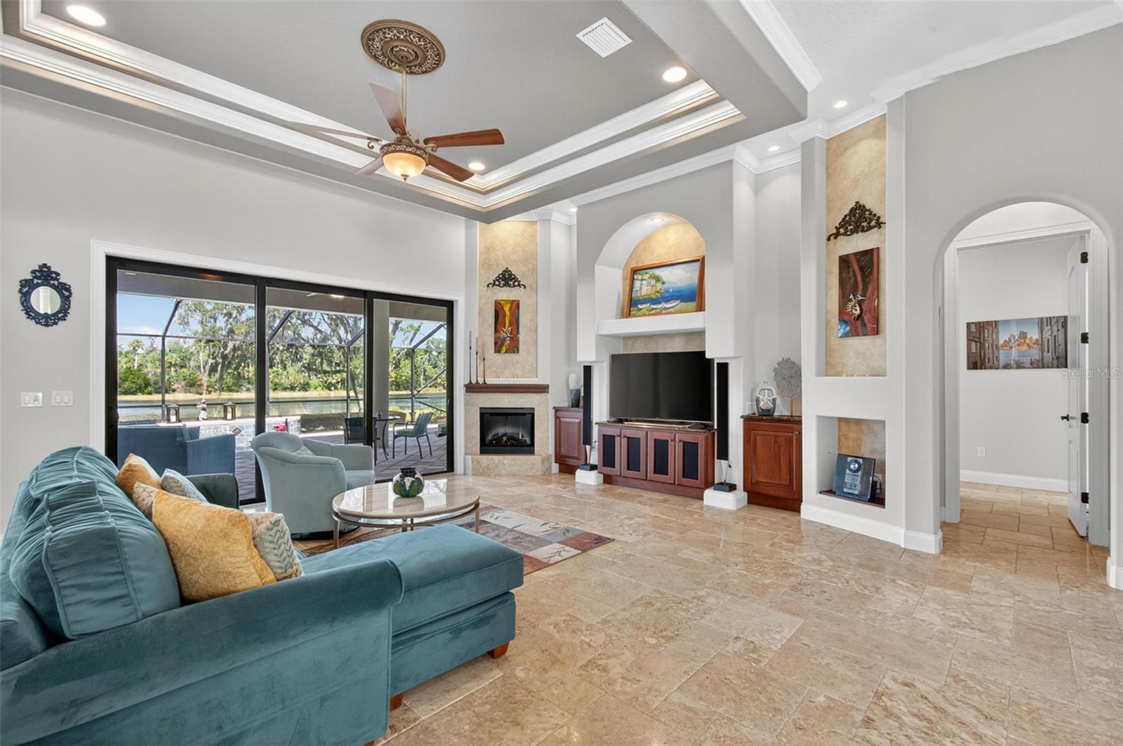 Image 7 of 51 For 202 Willow Oak Way